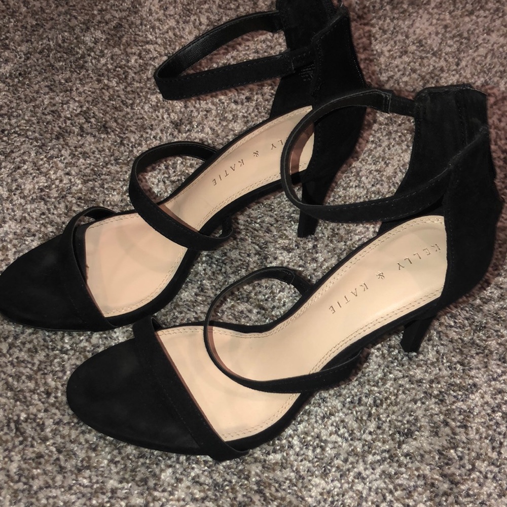 black high heels (like new condition)